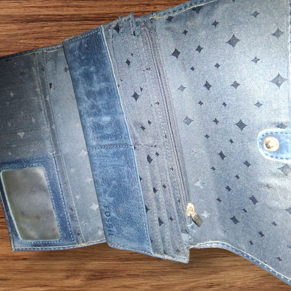 Fossil Women's Multicolor Leather Wallet - Picture 3 of 3
